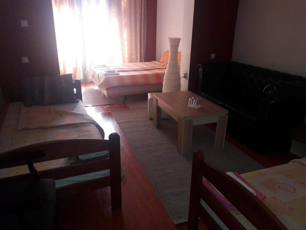Villa Iva Скопье Экстерьер фото