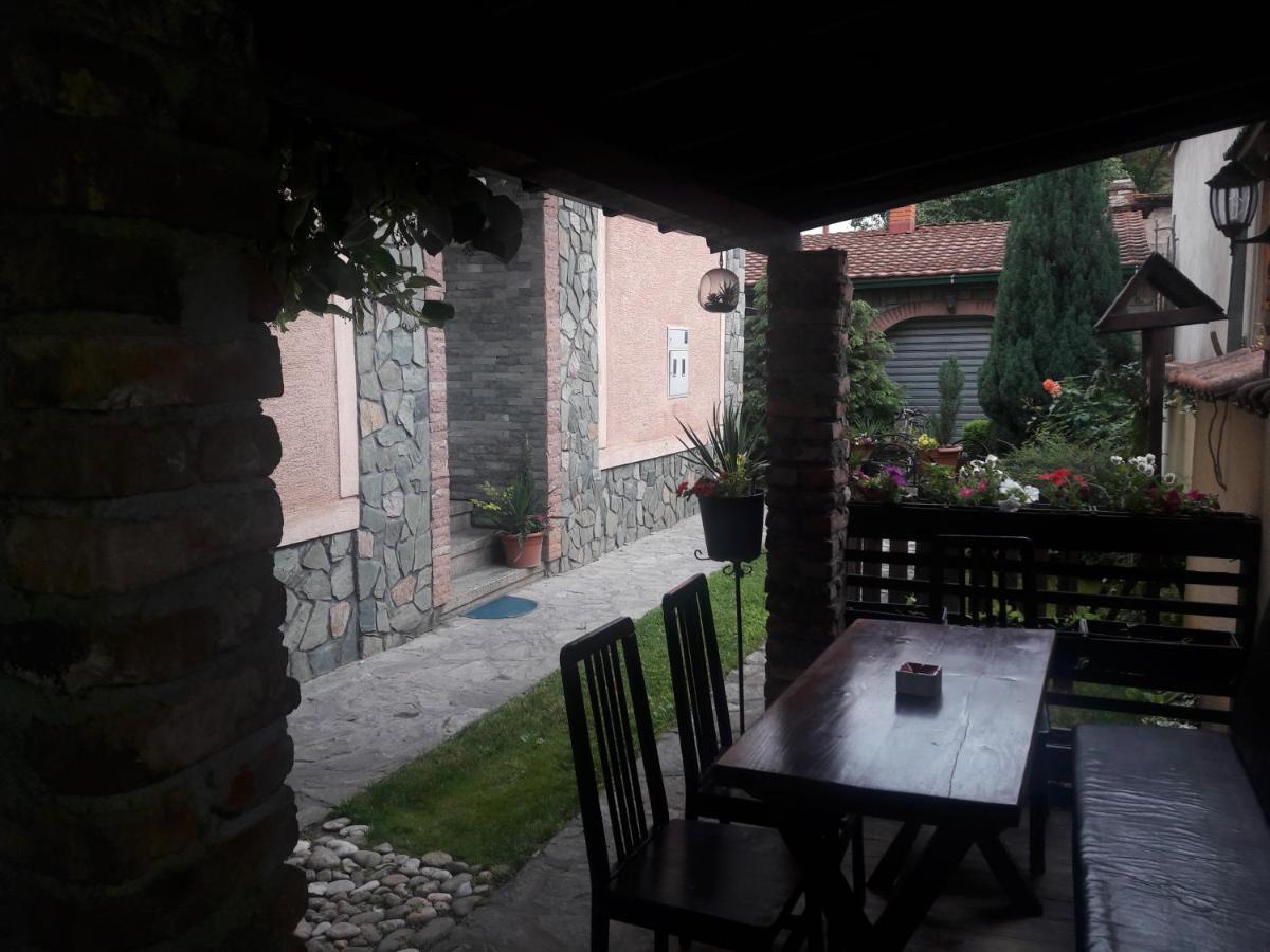 Villa Iva Скопье Экстерьер фото