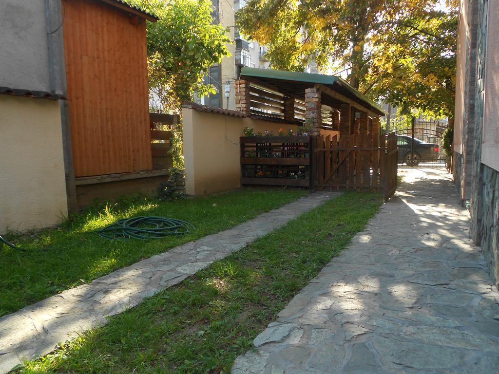 Villa Iva Скопье Экстерьер фото